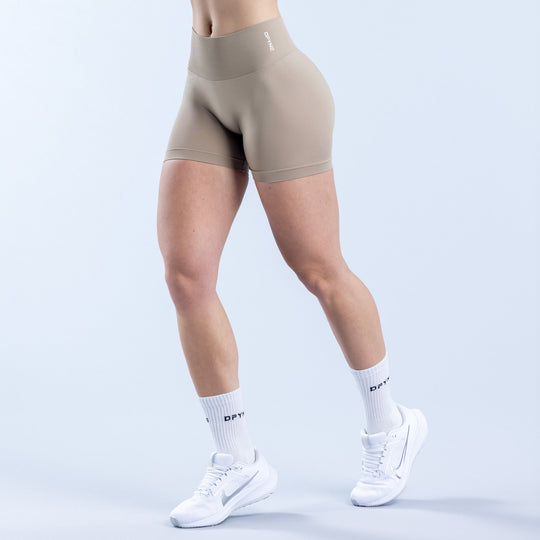 Short Defy | 11 cm Latte