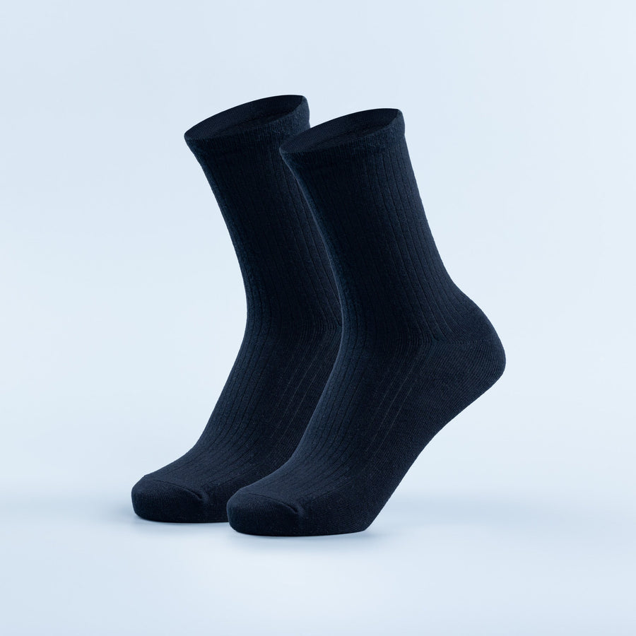 Chaussettes mi-hautes Luxe Noir minuit / Détail blanc optique